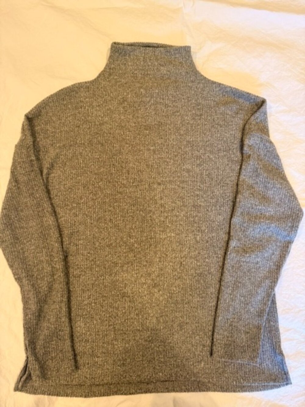 Good condition A New Day gray/white lightweight, mock nect sweater, XS